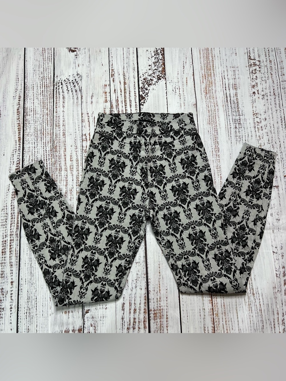 NY & COMPANY Black Floral Print Leggings Dress Pants